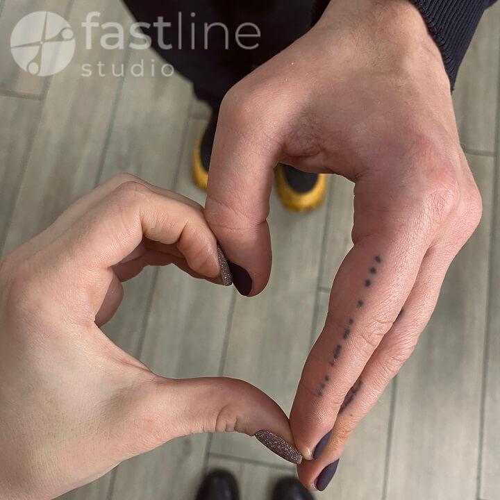 Святковий манікюр