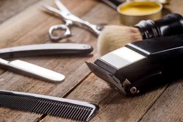 Как подстричь волосы машинкой?