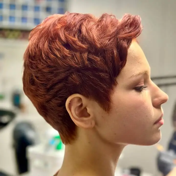 Фото после окрашивания коротких волос в красный цвет, яркие оттенки, Elumen Play, осветление